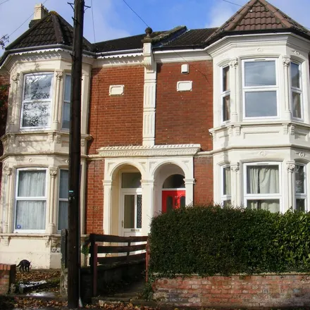 Image 1 - 116 Gordon Avenue, Bevois Mount, Southampton, SO14 6WH, United Kingdom - House for rent