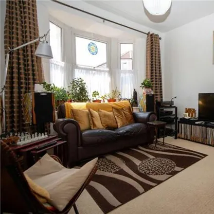 Buy this 3 bed house on 17 Warminster Road in Bristol, BS2 9UH