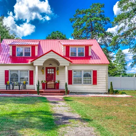 Buy this 4 bed house on 596 Sam Potts Highway in Hallsboro, Columbus County