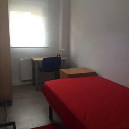 Rent this 4 bed apartment on Aparcamiento Estación Las Margaritas in Calle Madrid, 28903 Getafe