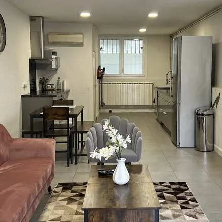 Rent this 2 bed house on Aix-en-Provence in Bouches-du-Rhône, France