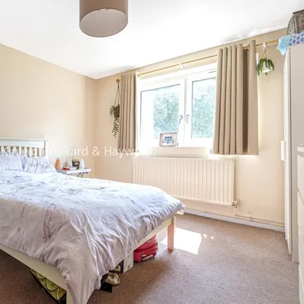 Image 5 - unnamed road, London, SW17 8BJ, United Kingdom - House for rent