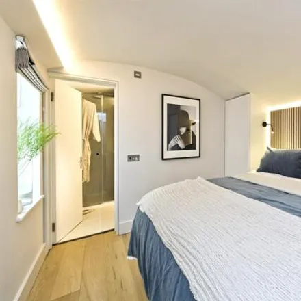 Image 3 - 63 Holland Park, London, W11 3RS, United Kingdom - Apartment for rent