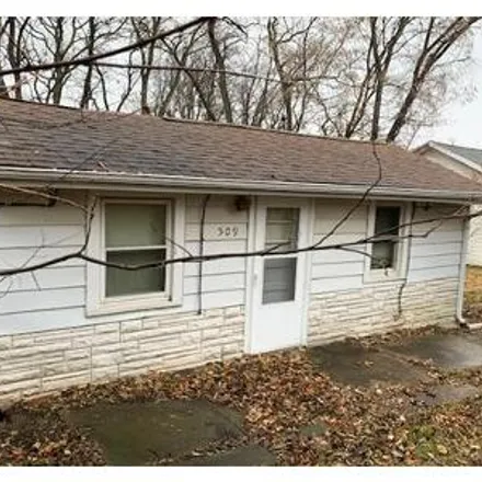 Buy this 1 bed house on 196 Seneca Court in Creve Coeur, Tazewell County
