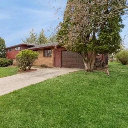 Image 2 - Homewood Golf Course, 401 East 20th Street, Ames, IA 50010, USA - House for sale