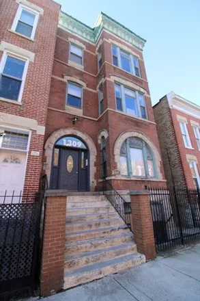 Buy this studio house on 1309 West Ohio Street in Chicago, IL 60642