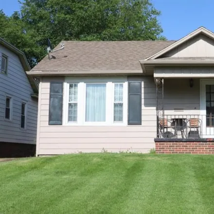 Buy this 2 bed house on 727 South Johnson Street in Macomb, IL 61455