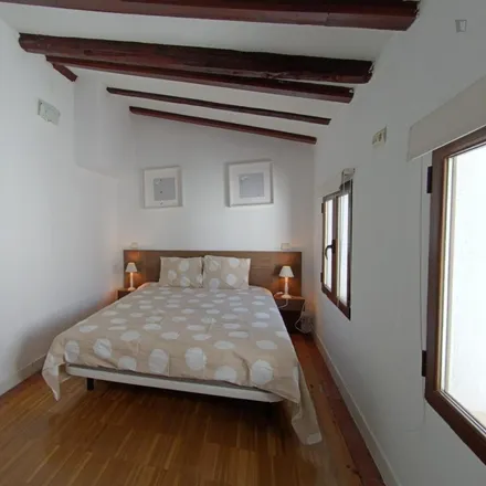 Rent this 2 bed apartment on Madrid in Calle de las Navas de Tolosa, 9