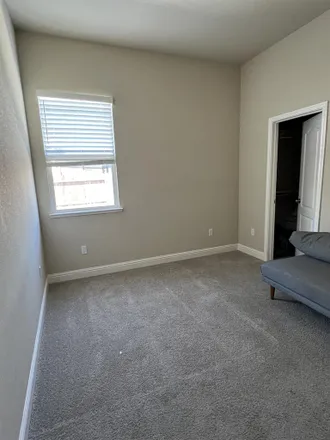 Image 3 - 776 Nevada Street, Manteca, CA 95337, USA - Room for rent