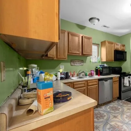 Image 3 - 836 North Keeler Avenue, Chicago, IL 60651, USA - House for sale