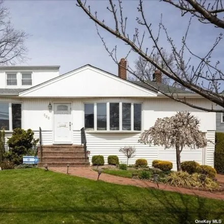 Buy this 5 bed house on 526 Redwood Drive in Village of Cedarhurst, NY 11516