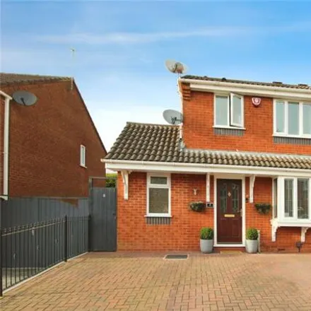 Buy this 3 bed duplex on Denbigh Close in Dudley, DY1 2RJ