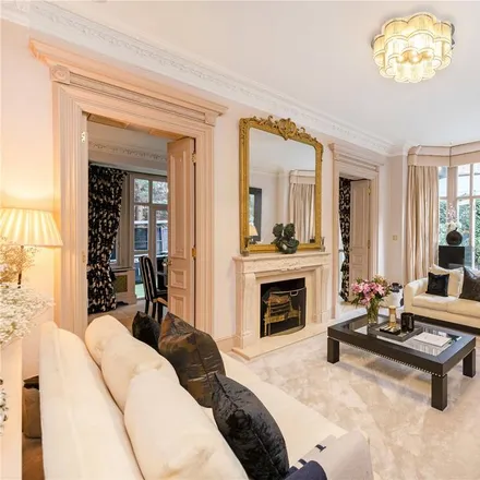 Image 4 - 70 Frognal, London, NW3 6XD, United Kingdom - House for rent