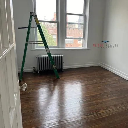 Image 4 - 25-47 33rd Street, New York, NY 11103, USA - House for rent