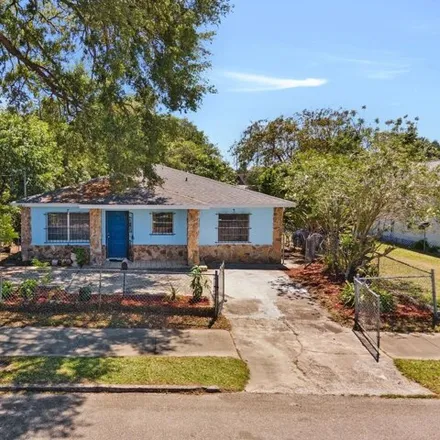 Image 2 - 2405 Durham St, Tampa, Florida, 33605 - House for sale