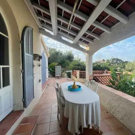 Buy this 2 bed house on Toulon
