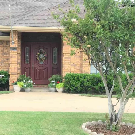 Buy this 3 bed house on 3010 Lombard Drive in Wichita Falls, TX 76309