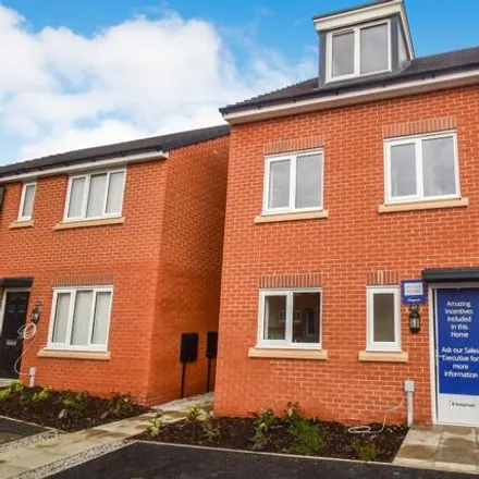 Buy this 3 bed duplex on Houldsworth Drive in Packmoor, ST6 6TJ