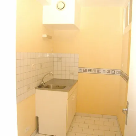Image 4 - 20 Rue Henri Barbusse, 50130 Cherbourg-en-Cotentin, France - Apartment for rent