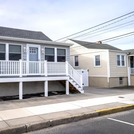 Buy this 8 bed house on 83 Kearney Avenue in Seaside Heights, NJ 08751