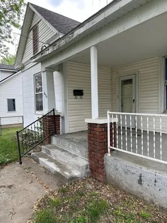 Buy this 2 bed house on 2380 West Chestnut Street in Springfield, MO 65802
