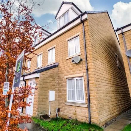 Buy this 3 bed duplex on Hops Drive in Huddersfield, HD2 2SU