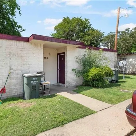 Buy this studio house on 398 Ehlinger Drive in Bryan, TX 77801