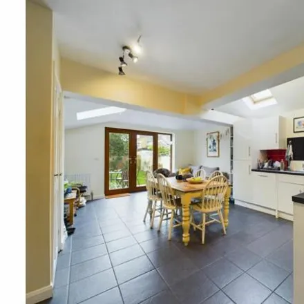 Buy this 5 bed duplex on 44 Divinity Road in Oxford, OX4 1LJ