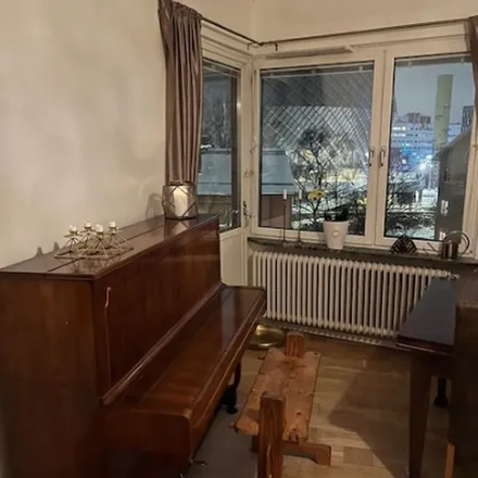 Rent this 3 bed apartment on Pastellvägen 13 in 121 36 Stockholm, Sweden