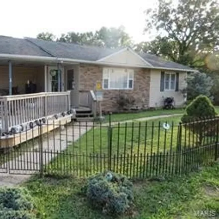 Buy this 3 bed house on 663 Chestnut Street in Dixon, Pulaski County