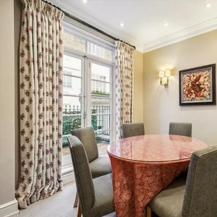 Image 6 - 42 Eaton Square, London, SW1W 9DH, United Kingdom - Townhouse for rent