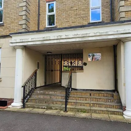 Image 5 - Dickens Heath Road, Dickens Heath, B90 1TW, United Kingdom - Apartment for rent