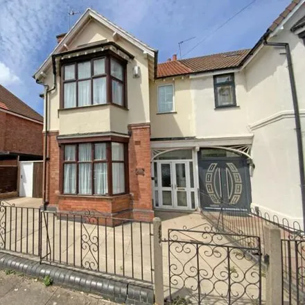 Buy this 4 bed duplex on Roundhill Road in Leicester, LE5 5PL