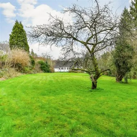 Image 5 - Loxford Road, Caterham Valley, CR3 6BH, United Kingdom - House for sale