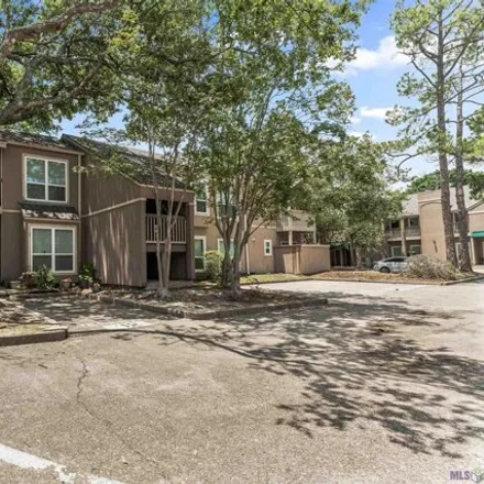Buy this 2 bed condo on 8173 Jefferson Highway in Bocage, Baton Rouge