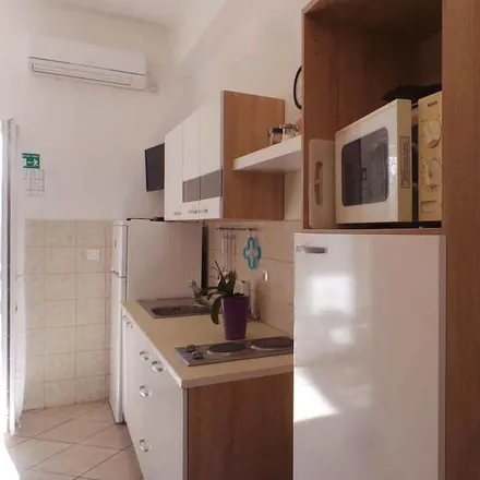 Image 2 - 51517, Croatia - Apartment for rent