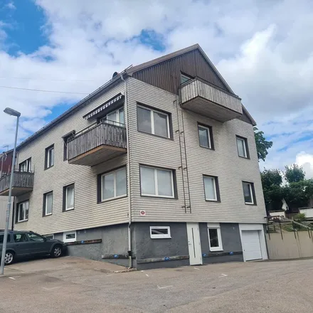 Rent this 1 bed apartment on Pizzeria & Gatukök Viking in Hallavägen, 451 34 Uddevalla