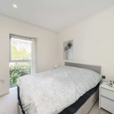 Image 2 - West Brompton, West Road, London, SW6 1GA, United Kingdom - Apartment for rent