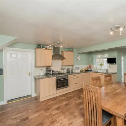 Image 3 - Green Hill Chase, Leeds, LS12 4HF, United Kingdom - House for sale