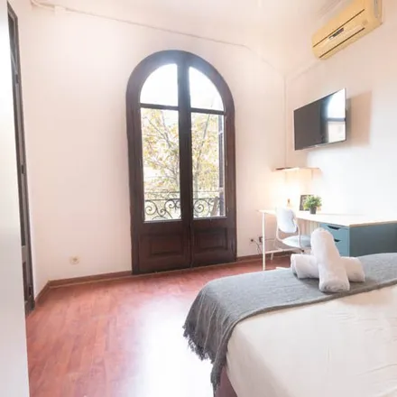 Rent this 5 bed room on Passeig de Sant Joan in 48, 08009 Barcelona