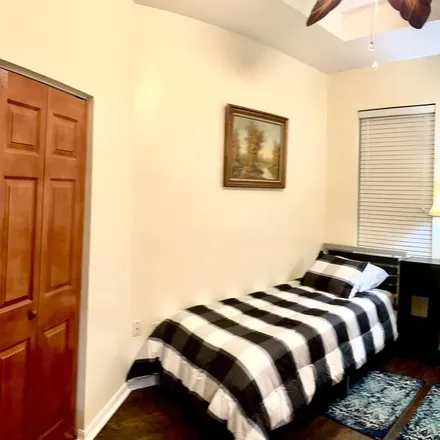 Rent this 5 bed house on Tampa