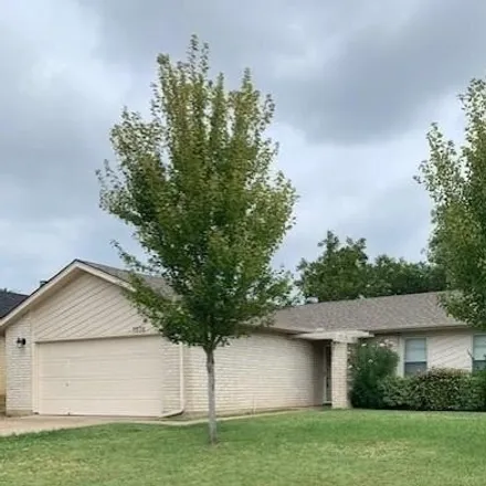Rent this 3 bed house on 7208 Southridge Trail in Fort Worth, TX 76133