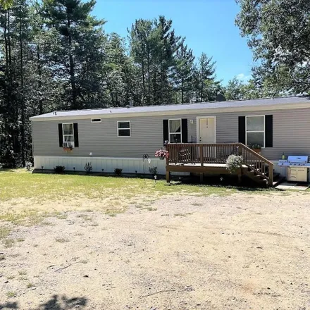 Buy this 3 bed house on 418 Oak Hill Road in Northfield, Merrimack County