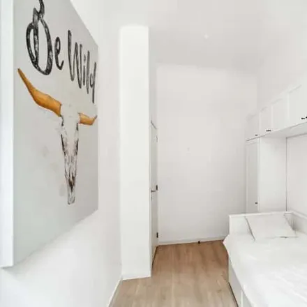 Image 9 - Rue Charles Degroux - Charles Degrouxstraat 74, 1040 Etterbeek, Belgium - Apartment for rent