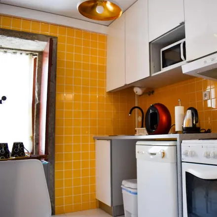 Rent this 2 bed apartment on 4050-510 Distrito de Leiria