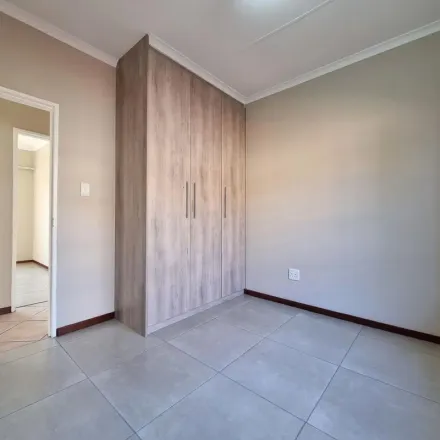 Image 5 - Kraanvoël Road, North Riding, Randburg, 2188, South Africa - Townhouse for rent