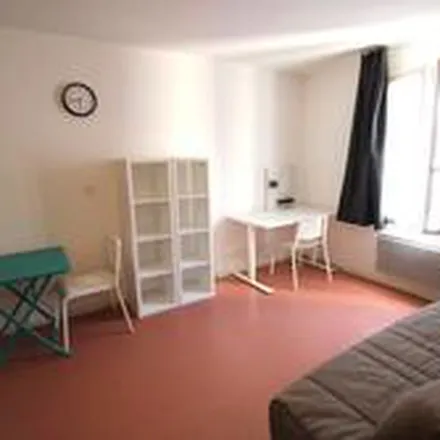 Image 4 - Nîmes, Gard, France - Apartment for rent