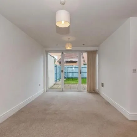 Image 2 - Spinners Avenue, Scholes, BD19 6AS, United Kingdom - Townhouse for sale