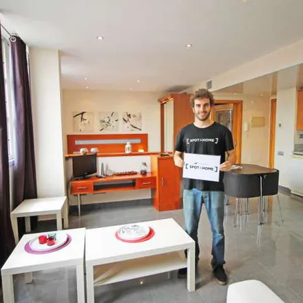 Rent this 1 bed apartment on Biblioteca de La Facultat de Comunicació i Relacions Internacionals Blanquerna in Carrer de Valldonzella, 10