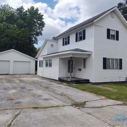 Buy this 3 bed house on 548 G Street in Findlay, OH 45840